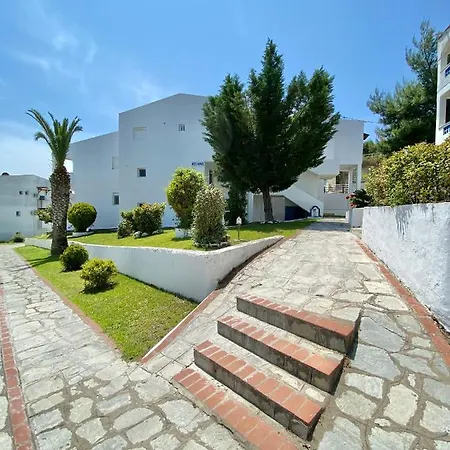 Varonos Summer Residences *