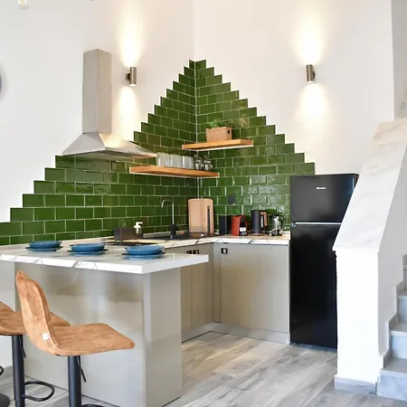 Daire Varonos Summer Residences