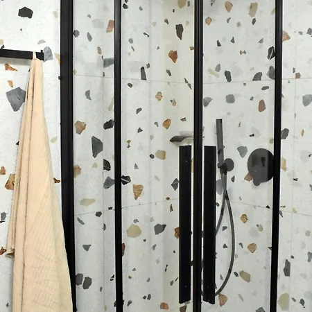 Daire Varonos Summer Residences