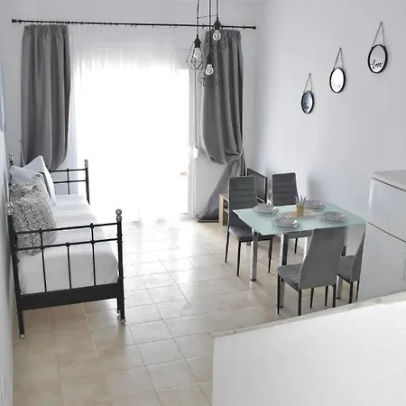 Varonos Summer Residences *