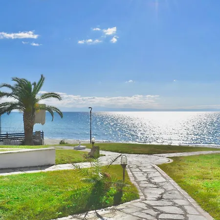 Varonos Summer Residences *