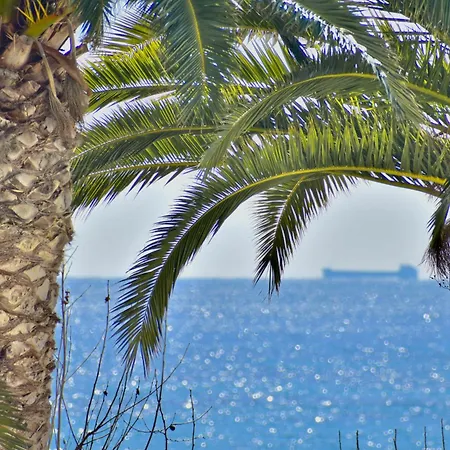 Varonos Summer Residences شقة *