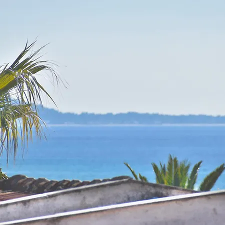 Varonos Summer Residences *