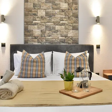 Varonos Summer Residences شقة *