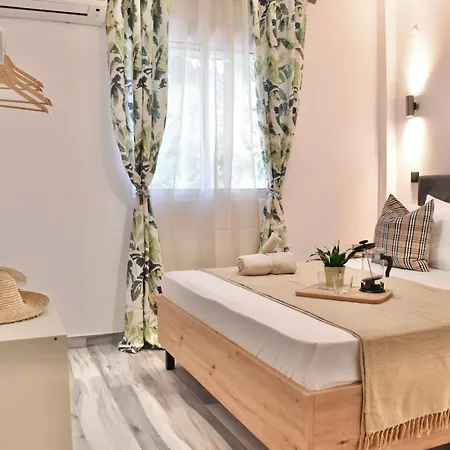Varonos Summer Residences *