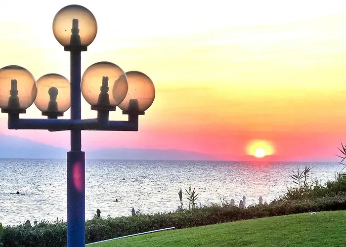 Varonos Summer Residences 公寓