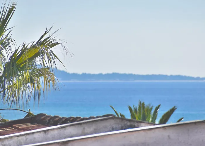 Varonos Summer Residences *