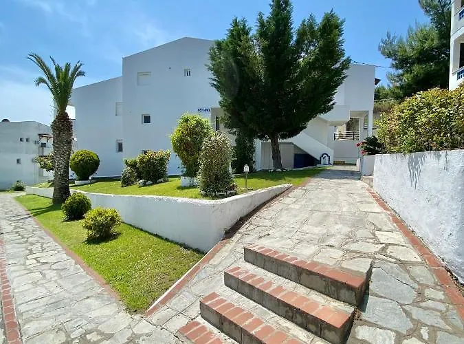 Varonos Summer Residences *